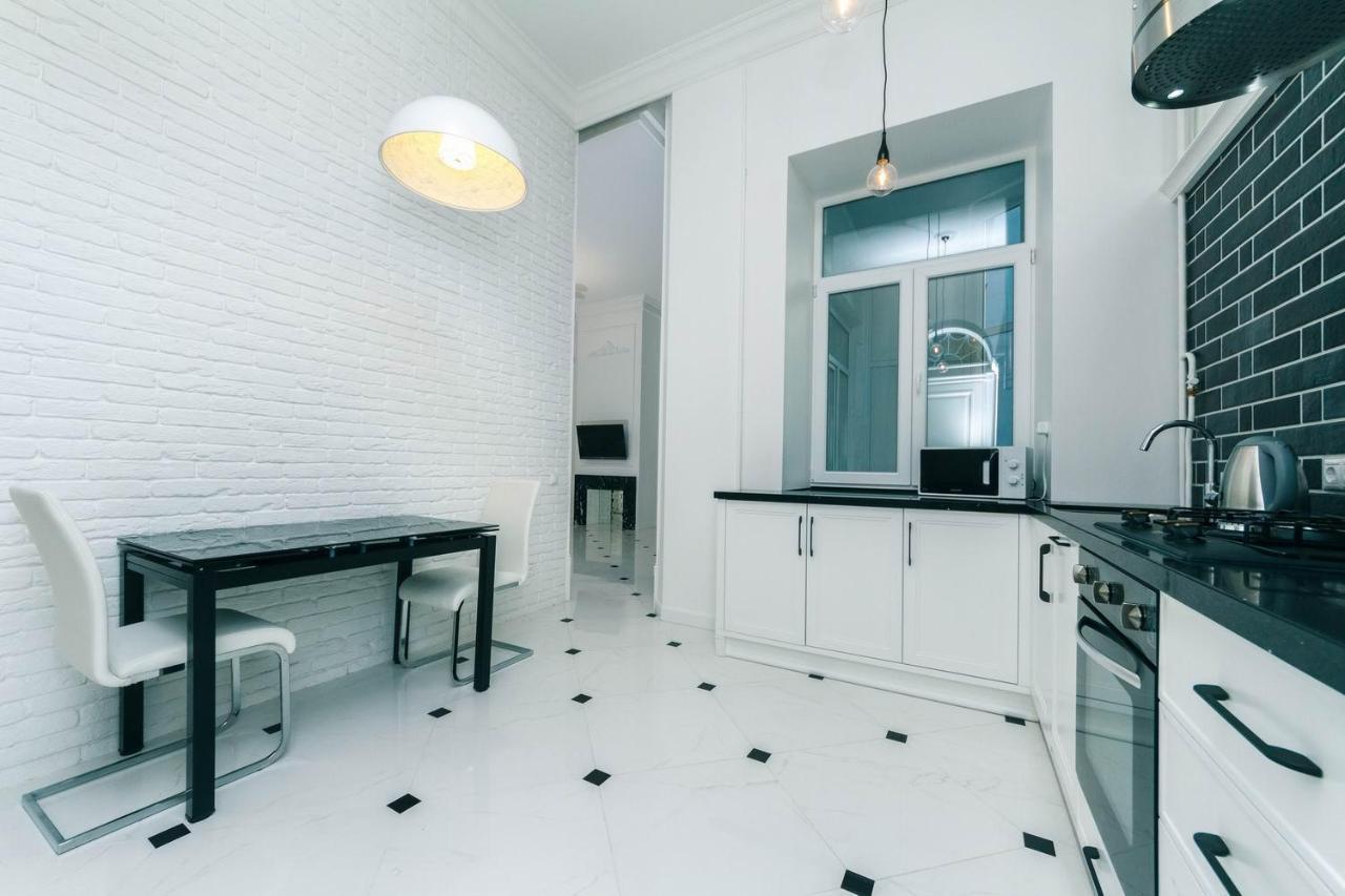 Luxury Beatiful Apartment On Pyshkinska Street Киев Экстерьер фото